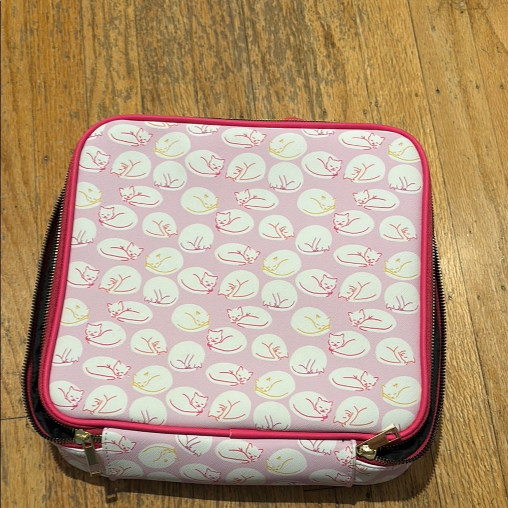 NWT Pink and white Cat Print Cosmetic Bag